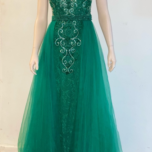 Beautiful party dress - Picture 2 of 5